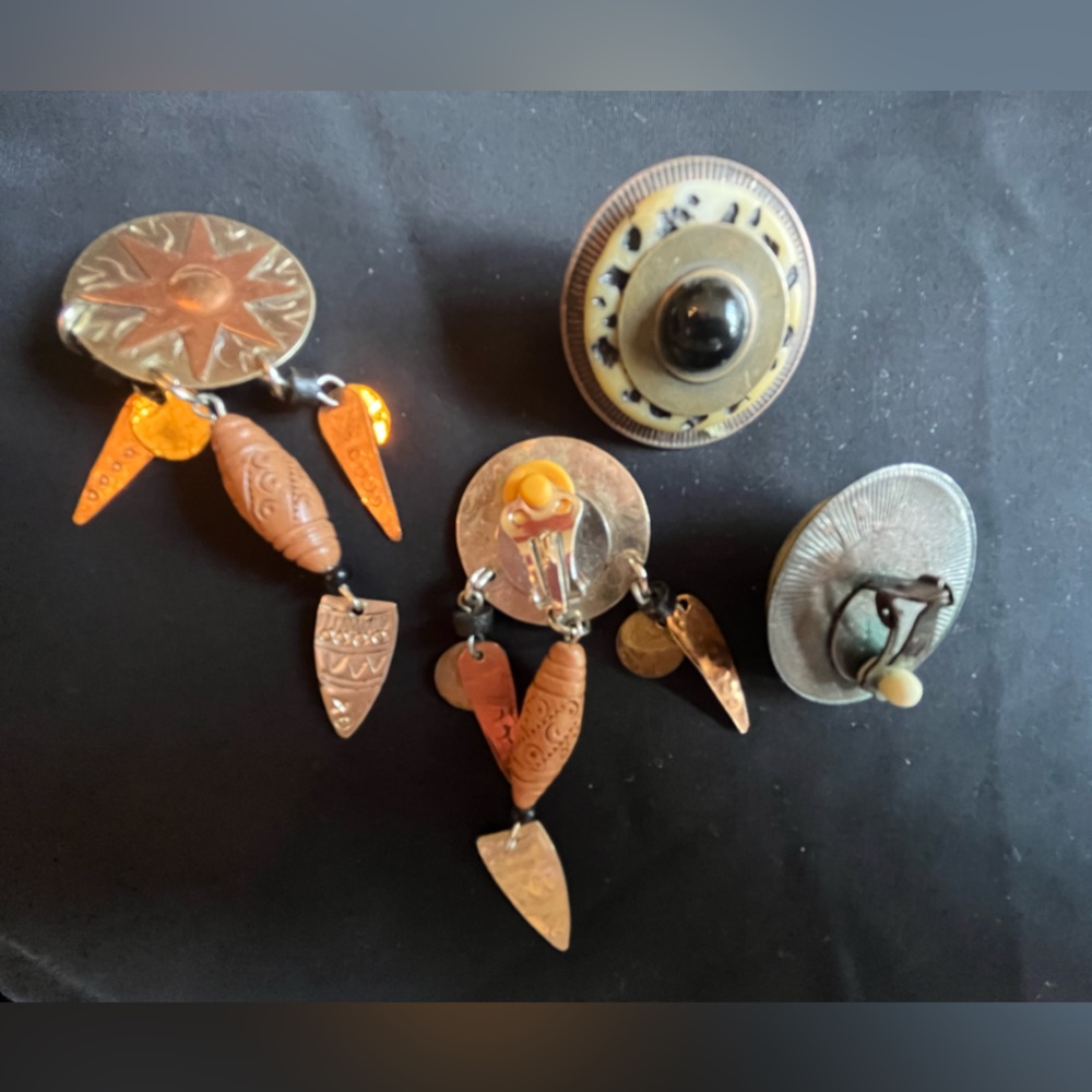 2 Pairs Fun Clip-on Earrings